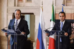 Ngoại trưởng Nga Sergei Lavrov và người đồng cấp Italy Luigi Di Maio. (Nguồn: ansamed.info)