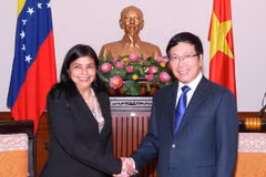 Phó Thủ tướng, Bộ trưởng Ngoại giao Phạm Bình Minh tiếp bà Delcy Rodríguez, Bộ trưởng Ngoại giao Cộng hòa Bolivar Venezuela. (Ảnh: Thống Nhất/TTXVN)
