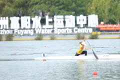 Tay chèo Nguyễn Thị Hương ở phần thi Đua canoe Tốc độ 200m Nữ sáng 3/10. (Ảnh: Bùi Lượng)
