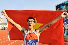 Vận động viên Nguyễn Đình Cương tiếp tục giúp điền kinh và thể thao Việt Nam gặt hái huy chương vàng. (Ảnh:Quốc Khánh/TTXVN) 
