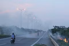 Nạn đốt rơm rạ ở ngoại thành đang góp phần Hà Nội ô nhiễm không khí nặng hơn. (Nguồn: Internet)