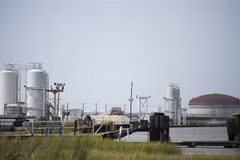 Một cơ sở sản xuất khí tự nhiên hóa lỏng (LNG) tại Cameron, bang Louisiana, Mỹ. (Ảnh: AFP/TTXVN)