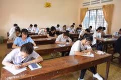 Thí sinh chuẩn bị làm bài thi môn Toán kỳ thi THPT Quốc gia 2018. (Ảnh: Tuấn Anh/TTXVN)