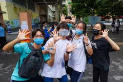Chiều 8/7, hơn một triệu thí sinh trên cả nước đã hoàn thành bài thi cuối cùng - bài thi Ngoại ngữ Kỳ thi tốt nghiệp trung học phổ thông 2021. (Ảnh: Minh Sơn/Vietnam+)