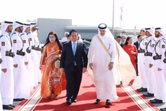 Lễ tiễn Thủ tướng Phạm Minh Chính và Phu nhân kết thúc chuyến thăm chính thức Nhà nước Qatar. (Ảnh: Dương Giang/TTXVN)