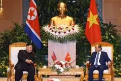 Thủ tướng Nguyễn Xuân Phúc hội kiến Chủ tịch Triều Tiên Kim Jong-un. (Ảnh: Thống Nhất/TTXVN)