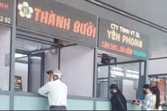 Nhiều người dân mua vé xe của Công ty TNHH DL-VT Yên Phong nhưng vẫn nghĩ là của Thành Bưởi. (Nguồn: báo Giao thông)