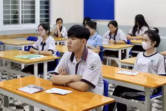 Thí sinh trong phòng thi tại điểm thi Trường THPT Lê Quý Đôn, quận 3, Thành phố Hồ Chí Minh. (Ảnh: Hồng Giang/TTXVN)