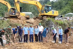 Khởi công khu tái định cư xóm Lũng Lỳ, xã Ca Thành, huyện Nguyên Bình, tỉnh Cao Bằng. (Ảnh: TTXVN phát)