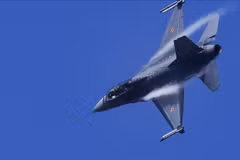 Máy bay chiến đấu F-16 tham gia một cuộc tập trận của NATO tại căn cứ không quân Kleine-Brogel, Bỉ, ngày 18/10/2022. (Ảnh: AFP/TTXVN)
