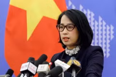 Người Phát ngôn Bộ Ngoại giao Phạm Thu Hằng trả lời câu hỏi của các cơ quan báo chí trong nước và quốc tế. (Ảnh: Phạm Kiên/TTXVN)