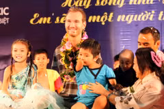Nick Vujicic hội ngộ 21 tấm gương “tỏa sáng nghị lực Việt Nam”