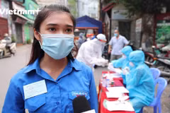 Dấu ấn của màu xanh tình nguyện: Hỗ trợ tiêm chủng - Truy tìm F0 