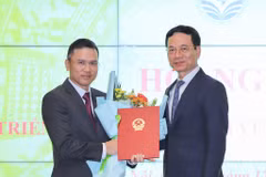 Tổng biên tập VietNamNet giữ chức Cục trưởng Cục Thông tin đối ngoại