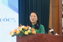 Chủ tịch Ủy ban Mặt trận Tổ quốc Việt Nam Thành phố Hồ Chí Minh Trần Kim Yến phát biểu tại Hội nghị. (Ảnh: Đinh Hằng/TTXVN)