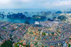 Một bức ảnh trong bộ ảnh “Hạ Long nhìn từ trên cao” của tác giả Huỳnh Văn Truyền. (Nguồn ảnh: BTC cung cấp)