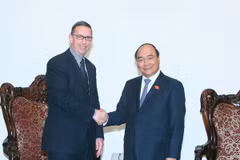 Thủ tướng Nguyễn Xuân Phúc tiếp giáo sư Neil Clayton Quigley, Hiệu trưởng Trường Đại học Waikato, New Zealand. (Ảnh: Thống Nhất/TTXVN)