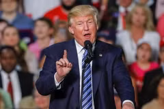 Ứng cử viên Đảng Cộng hòa Donald Trump trong chiến dịch vận động tranh cử ở bang Bắc Carolina, Mỹ ngày 14/10 vừa qua. (Ảnh: AFP/TTXVN)