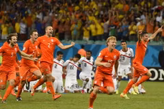 Hà Lan nhọc nhằn vượt ải Costa Rica sau loạt "đấu súng"