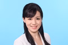 Nữ nghị sỹ xinh đẹp người Nhật bị khai trừ đảng do bỏ họp đi chơi