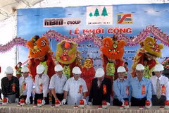 Lễ khởi công. (Ảnh: Công Thử/TTXVN)
