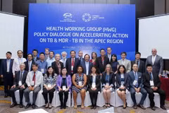 Đại biểu các nền kinh tế APEC dự đối thoại chụp ảnh chung. (Ảnh: Văn Điệp/TTXVN)