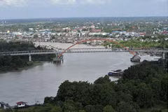 Một góc tỉnh Trung Kalimantan trên đảo Borneo, nơi được chọn để xây dựng thủ đô mới của Indonesia. (Ảnh: AFP/TTXVN) 