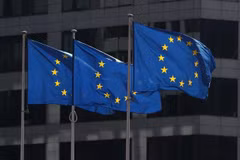 Cờ Liên minh châu Âu tại Brussels (Bỉ). (Ảnh: Reuters)