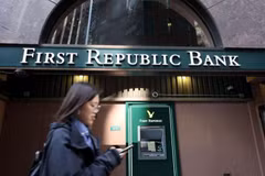 Khách hàng rút hơn 100 tỷ USD khỏi First Republic Bank