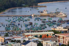 Tàu thuyền neo đậu tại cảng An Thới, huyện đảo Phú Quốc (Kiên Giang). (Ảnh: Ngọc Hà/TTXVN)