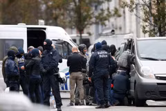Cảnh sát Bỉ tiến hành chiến dịch truy quét khủng bố tại Molenbeek thuộc Brussels. (Nguồn: THX/TTXVN)