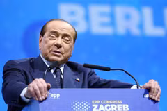 Cựu Thủ tướng Italy Silvio Berlusconi phát biểu tại một hội nghị của đảng Nhân dân châu Âu (EPP) tại Zagreb, Croatia ngày 21/11/2019. (Ảnh: AFP/TTXVN)