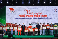[Photo] Tuyên dương vận động viên, huấn luyện viên tiêu biểu năm 2021