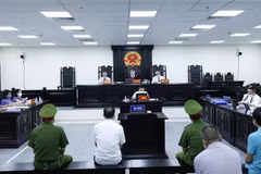 Quang cảnh phiên tòa. (Ảnh: An Đăng/TTXVN)