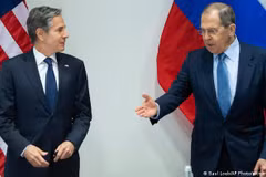 Ngoại trưởng Nga Sergei Lavrov và người đồng cấp Mỹ Antony Blinken. (Nguồn: AP)