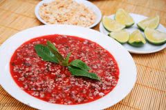 Lại có một bệnh nhân ở Đắk Lắk mắc liên cầu lợn do ăn tiết canh
