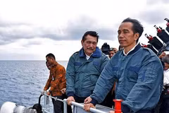Tổng thống Indonesia Joko Widodo trong một chuyến thị sát vùng biển quanh quần đảo Natuna. (Nguồn: SCMP)
