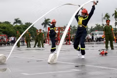 Sự phối hợp nhịp nhàng, ăn ý giữa các thành viên trong đội rất quan trọng. (Ảnh: Doãn Đức/Vietnam+)