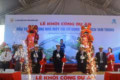 Các vị lãnh đạo tỉnh tham gia nghi thức động thổ khởi công dự án. (Nguồn: quangnam.gov.vn)