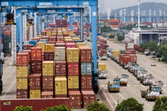Quang cảnh cảng hàng hóa tại tỉnh Chiết Giang, Trung Quốc. (Nguồn: THX/TTXVN) 