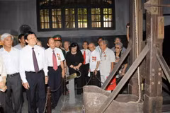 Chủ tịch nước Trương Tấn Sang gặp gỡ cựu tù chính trị Hỏa Lò