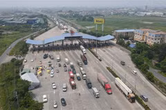 Chốt kiểm dịch cao tốc Pháp Vân-Cầu Giẽ. (Ảnh: TTXVN phát)