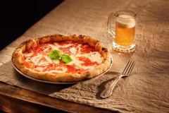 Pizza Napoletana. (Nguồn: Giallo Zafferano)