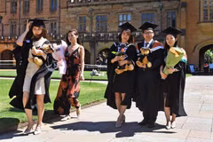 Sinh viên nước ngoài tại trường đại học Sydney, Australia. (Ảnh: AFP/TTXVN)
