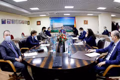 Đại sứ Ngô Đức Mạnh phát biểu tại buổi tọa đàm. (Ảnh: Trần Hiếu/TTXVN)