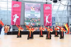 Một tiết mục biểu diễn tại Festival kỷ niệm 45 năm thiết lập quan hệ ngoại giao Việt Nam-Đức. (Ảnh: Mạnh Hùng/TTXVN)