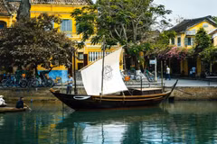Hình ảnh Hội An trong xanh và bình yên được đăng tải trên Travel+Leisure.