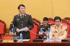 Trung tướng Lương Tam Quang, Chánh văn phòng Bộ Công an phát biểu. (Ảnh: Doãn Tấn/ TTXVN)