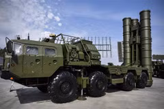 Hệ thống phòng không S-400. (Ảnh: AFP/TTXVN)