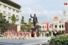 [Video] Khánh thành Tượng đài Chủ tịch Hồ Chí Minh tại TP.HCM